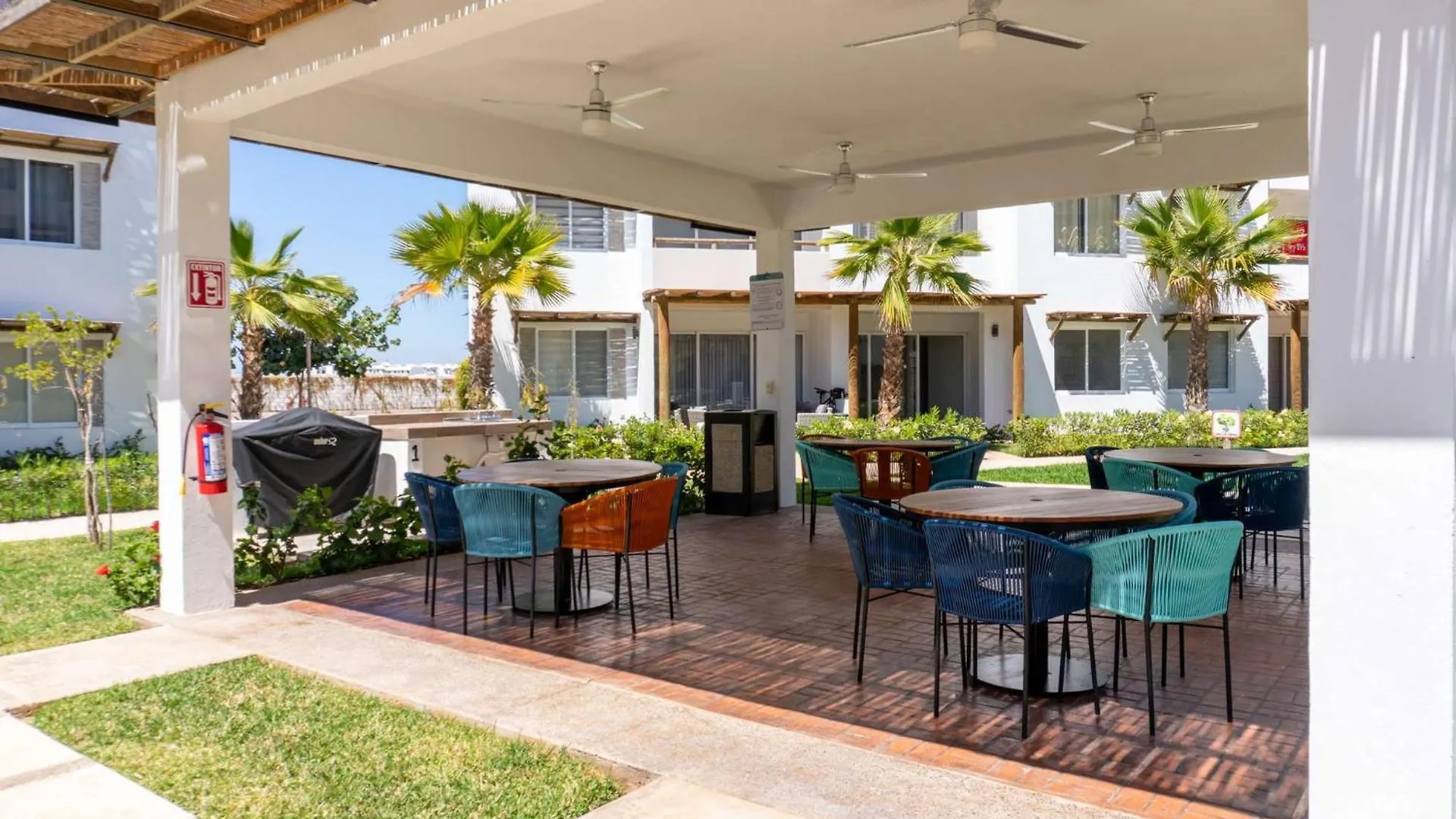 Cozy 4 Person Apartment, Pool & Beach Nearby! - Almarena 7- 402 Mazatlan
