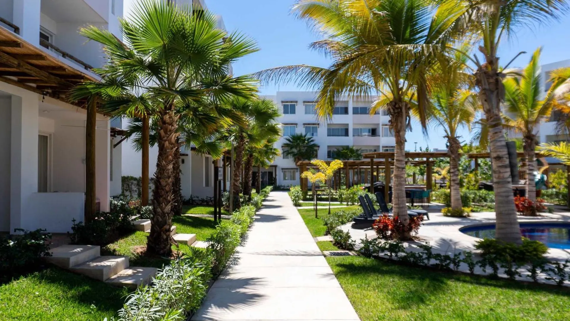 Cozy 4 Person Apartment, Pool & Beach Nearby! - Almarena 7- 402 Mazatlan